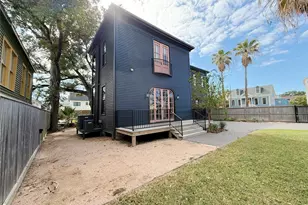 3128 Avenue L, Galveston, TX 77550 - Photo 48