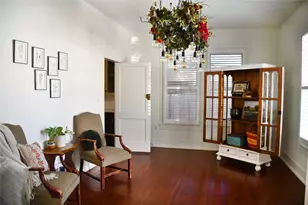 623 Walnut St, Columbus, TX 78934 - Photo 1