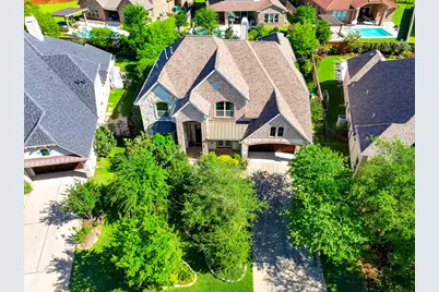 18 Devon Dale Drive, The Woodlands, TX 77375 - Photo 2