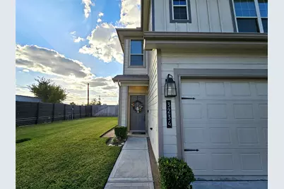 3234 Longleaf Meadows Drive, Houston, TX 77063 - Photo 4