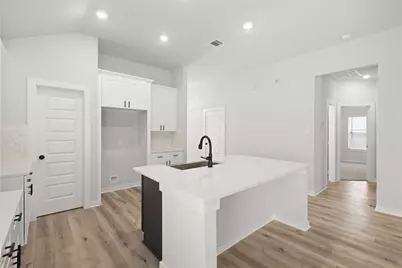 8323 Amber Summit Lane, Angleton, TX 77515 - Photo 4