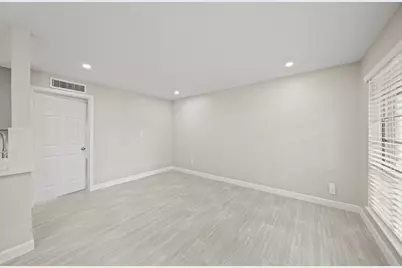 2201 Fountain View Drive #25, Houston, TX 77057 - Photo 4