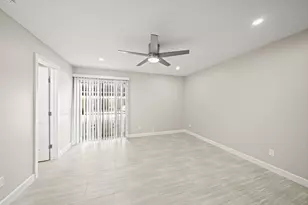 2201 Fountain View Dr, Houston, TX 77057 - Photo 6