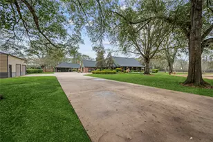 1395 Ford Ave, Dayton, TX 77535 - Photo 2
