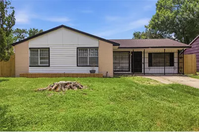 5622 Woodgreen Street, Houston, TX 77033 - Photo 2