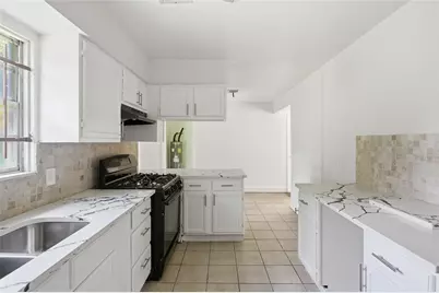 5622 Woodgreen Street, Houston, TX 77033 - Photo 8