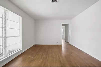 5622 Woodgreen Street, Houston, TX 77033 - Photo 4