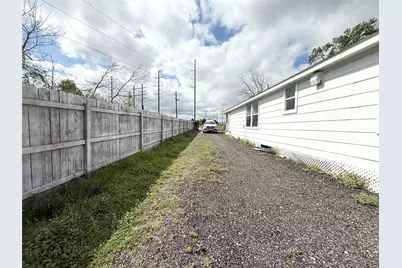 300 Longstreet Road, Willis, TX 77378 - Photo 28