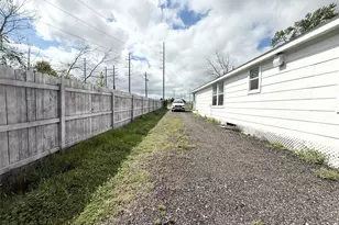 300 Longstreet Rd, Willis, TX 77378 - Photo 28