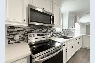 300 Longstreet Road, Willis, TX 77378 - Photo 6