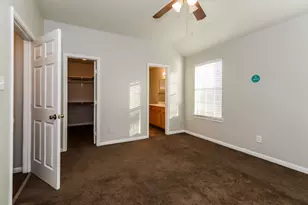 4939 N Cancun Dr, Houston, TX 77045 - Photo 12