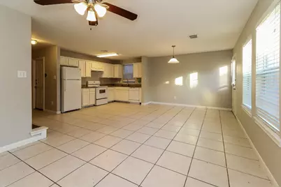 4939 N Cancun Drive, Houston, TX 77045 - Photo 6