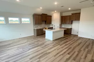2013 Shady Glen Ln, Magnolia, TX 77355 - Photo 2