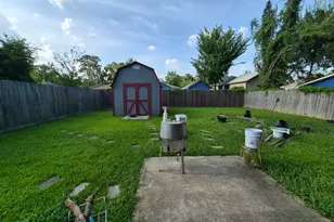 8161 Snowden St, Houston, TX 77028 - Photo 16