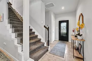 1410 Woods Lake Ct, Houston, TX 77047 - Photo 4