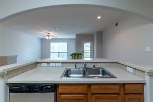 6607 Lake Woodlands Dr, The Woodlands, TX 77382 - Photo 12