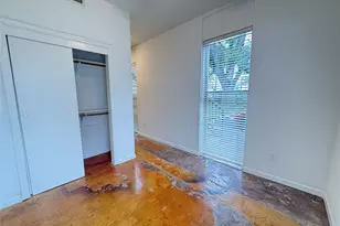 1112 Lawrence St, Houston, TX 77008 - Photo 2