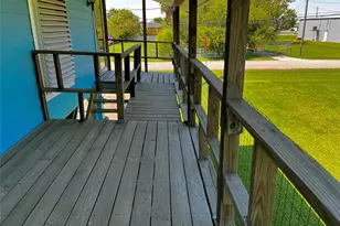 215 12th St, San Leon, TX 77539 - Photo 10