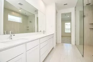 215 Springfield Terrace Ct, Conroe, TX 77304 - Photo 12