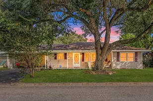 1811 Myrtle St, Liberty, TX 77575 - Photo 1