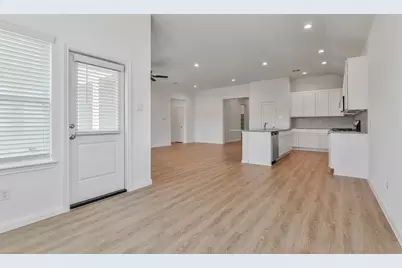 3011 King Oak Street, Baytown, TX 77251 - Photo 10