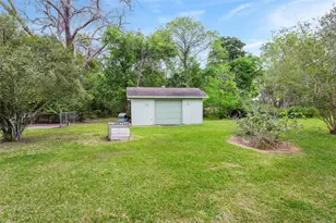 1717 Jones St, Alvin, TX 77511 - Photo 30