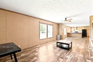 406 Baker Cir, Ames, TX 77575 - Photo 12