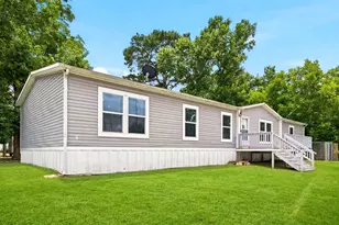 406 Baker Cir, Ames, TX 77575 - Photo 2