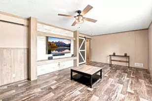 406 Baker Cir, Ames, TX 77575 - Photo 10