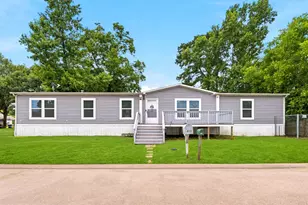 406 Baker Cir, Ames, TX 77575 - Photo 1