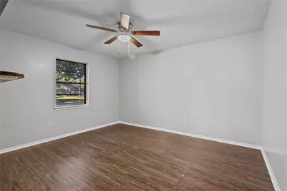 2202 Colonial Court N, League City, TX 77573 - Photo 8