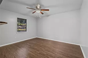 2202 Colonial Ct N, League City, TX 77573 - Photo 8