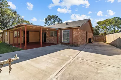 2202 Colonial Court N, League City, TX 77573 - Photo 16