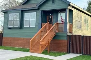 206 12th St, Orange, TX 77630 - Photo 2
