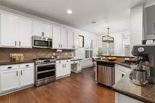 13834 Lake Livingston Dr, Houston, TX 77044 - Photo 10