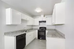 626 Luke Ave, Dayton, TX 77535 - Photo 2