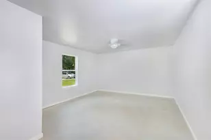 626 Luke Ave, Dayton, TX 77535 - Photo 4