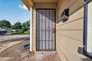 7323 Hurtgen Forest Rd, Houston, TX 77033 - Photo 4