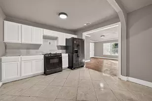 7323 Hurtgen Forest Rd, Houston, TX 77033 - Photo 10