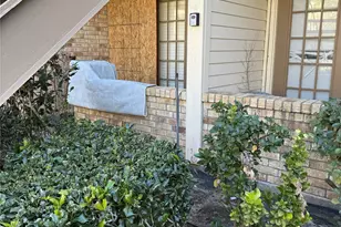 2425 Holly Hall St, Houston, TX 77054 - Photo 2