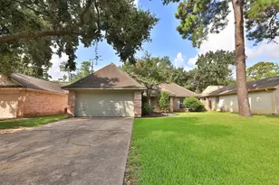16035 Hollow Rock Dr, Houston, TX 77070 - Photo 2