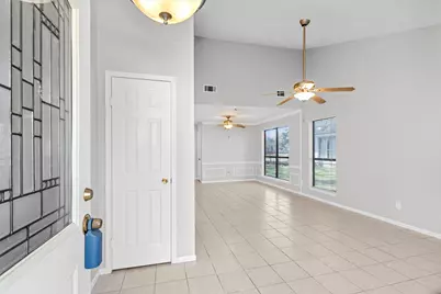 127 Golfview Drive, Conroe, TX 77356 - Photo 2