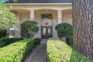 18310 Lake Oaks Dr, Spring, TX 77388 - Photo 2