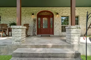 375 Crestview Dr, Livingston, TX 77351 - Photo 2