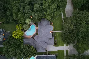 624 Lakeshore Dr, Sugar Land, TX 77478 - Photo 2