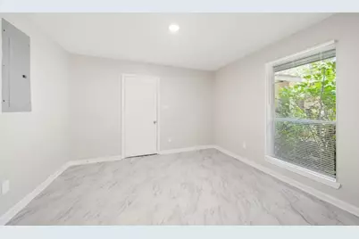 1317 Plantation Drive, Dickinson, TX 77539 - Photo 6