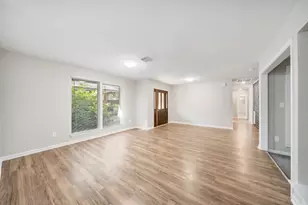 1317 Plantation Dr, Dickinson, TX 77539 - Photo 8