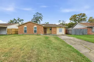 827 Parkhill St, Channelview, TX 77530 - Photo 1