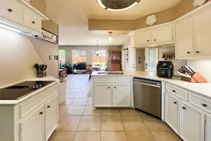 49 Colony Square, Angleton, TX 77515 - Photo 12