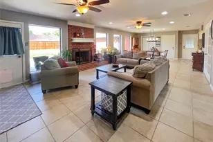 49 Colony Square, Angleton, TX 77515 - Photo 2